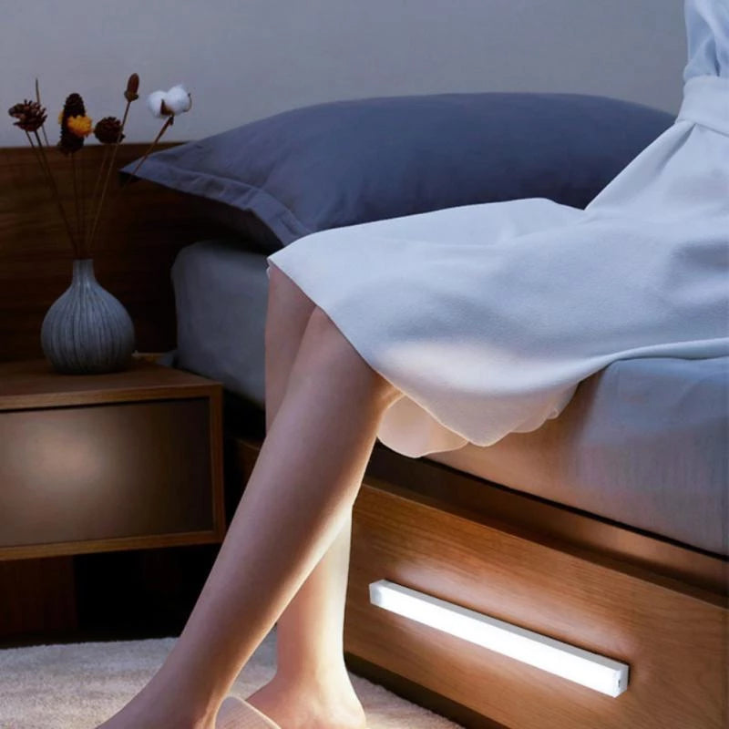 Luminária em LED com sensor de movimento - Fácil Instalação | AtelierVerse